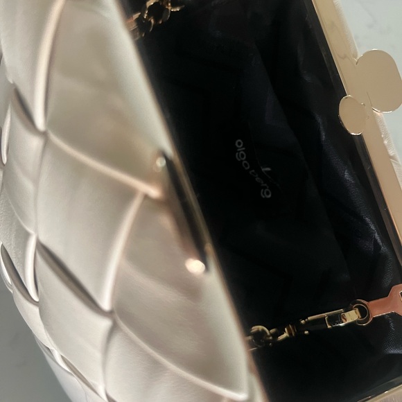 New Olga Berg Quinn Woven Clutch in white GOLD CHAIN CROSSBODY SHOULDER LEATHER - Picture 7 of 7